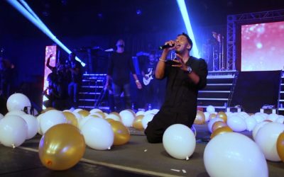 Video+Lyrics: A Billion People by Deitrick Haddon