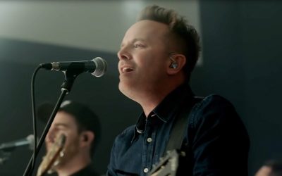 Live Video+Lyrics: Is He Worthy? by Chris Tomlin