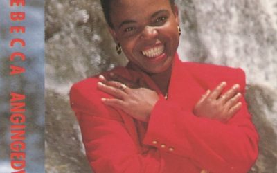 Video+Lyrics: Angingedwa – Rebecca Malope